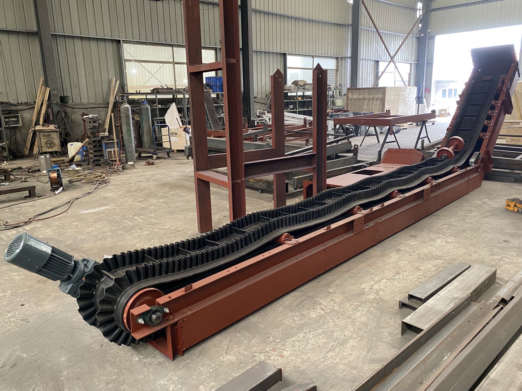 帶式給料機(jī)減速機(jī)振動(dòng)的原因分析及解決方法